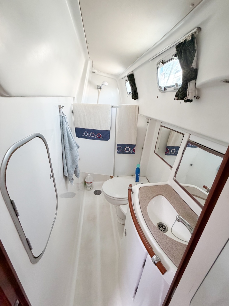 2002 Beneteau Oceanis 42CC