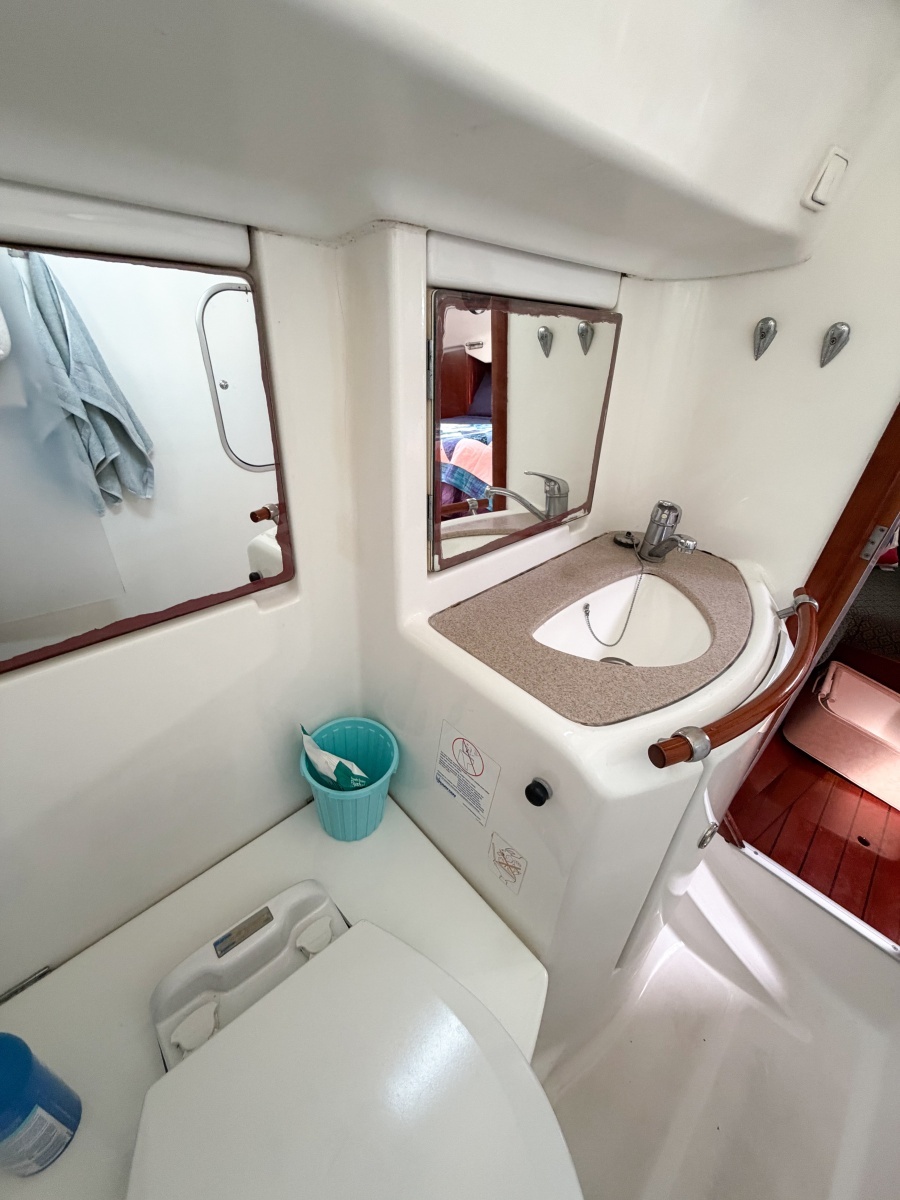 2002 Beneteau Oceanis 42CC