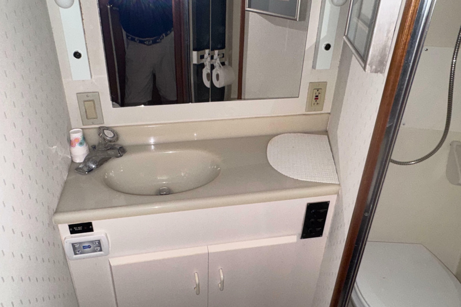 1992 Viking 35 Convertible
