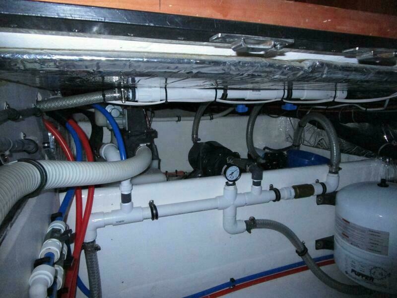 Aft Salon Bilge To Starboard
