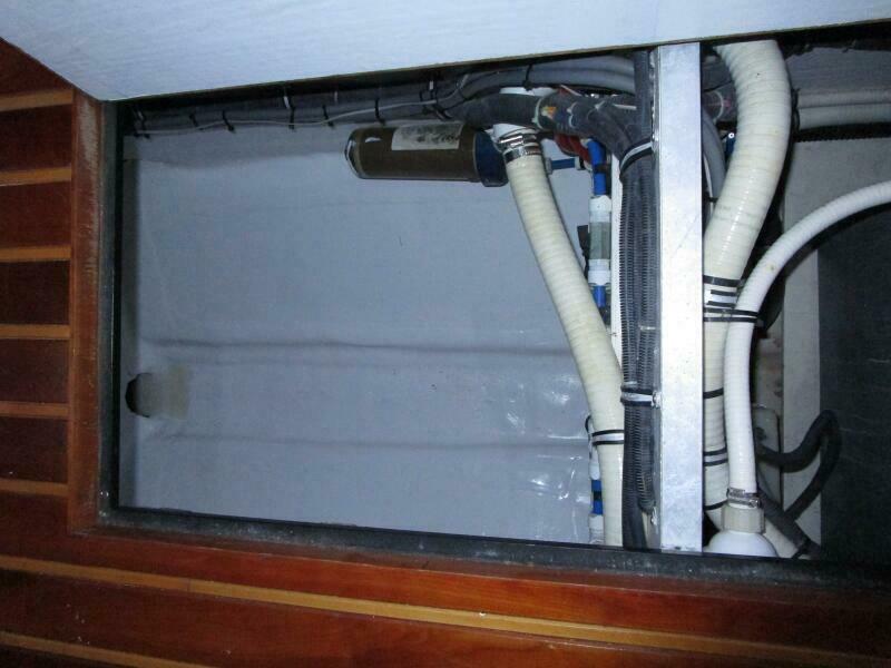 Aft Salon Bilge