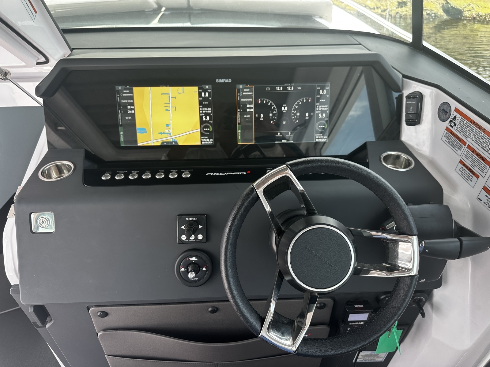 2024 Axopar 37 XC Cross Cabin