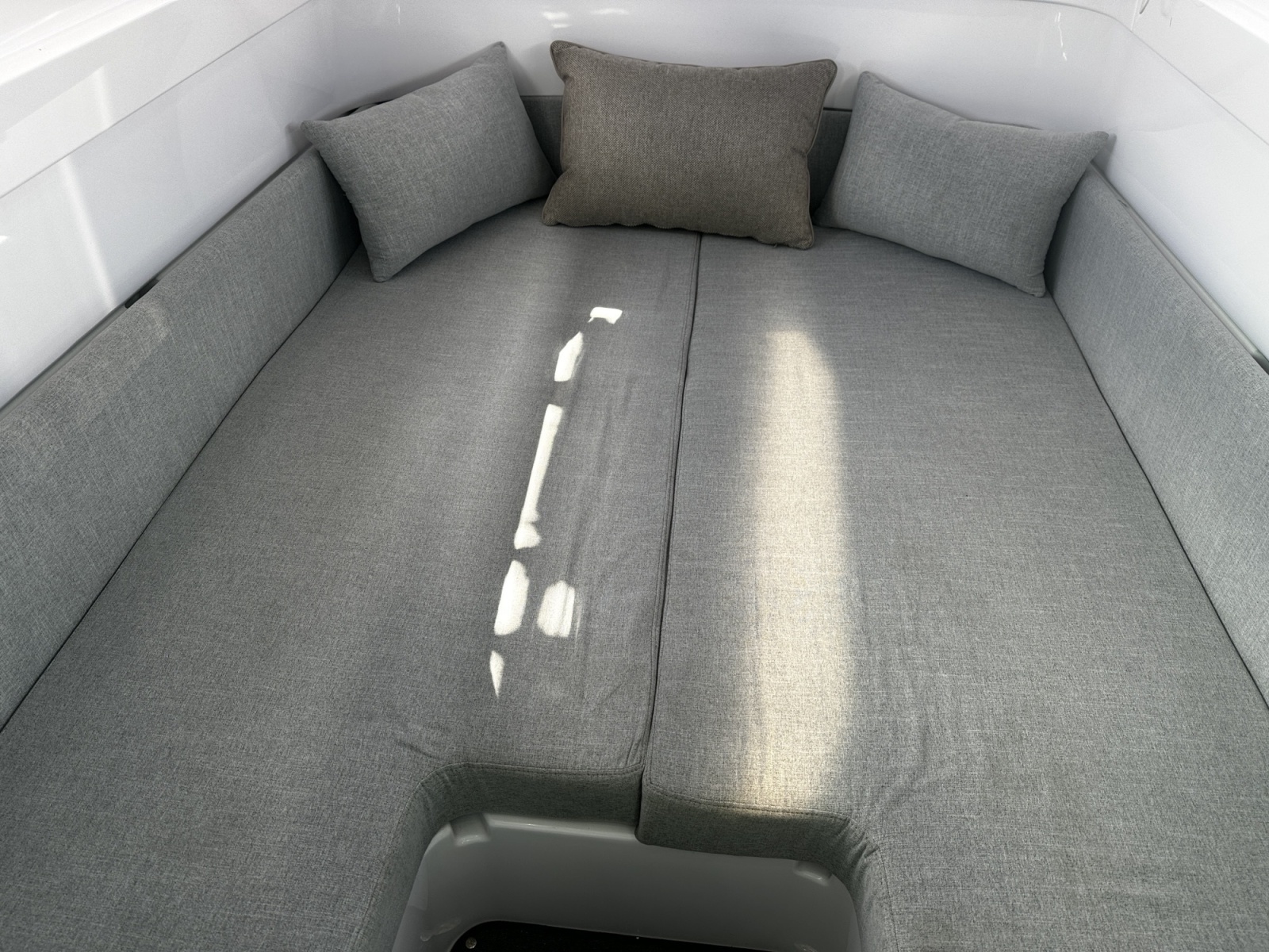 2024 Axopar 37 XC Cross Cabin