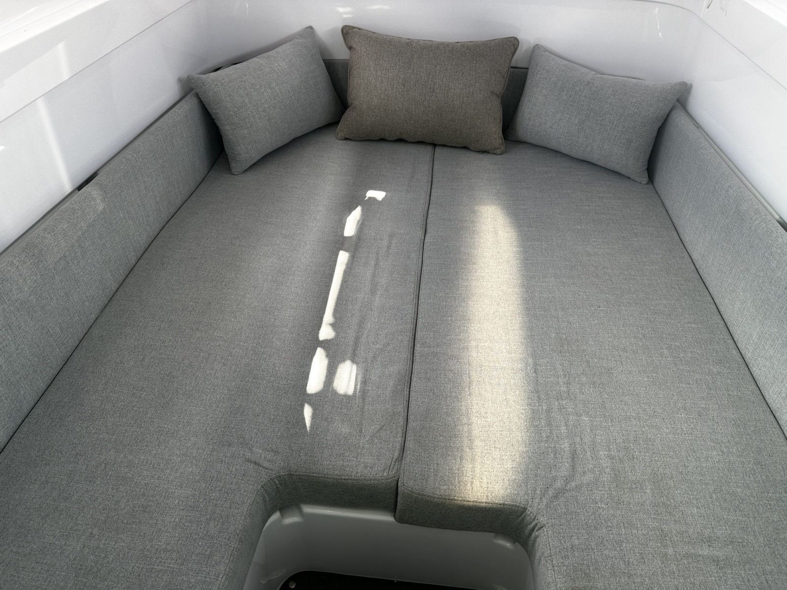 2024 Axopar 37 XC Cross Cabin