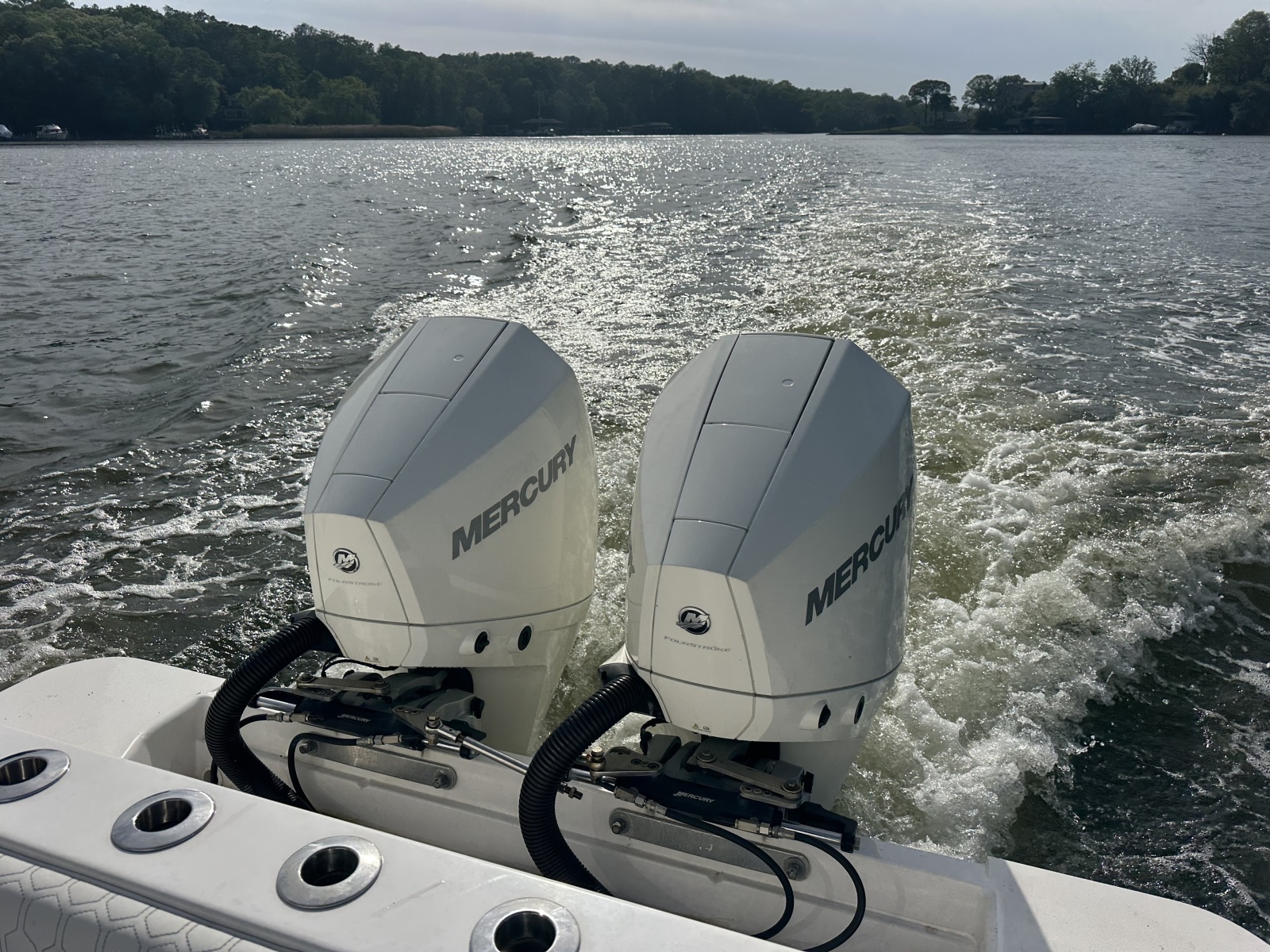 2020 Belzona 27 Center Console