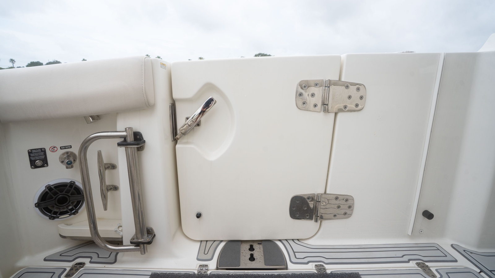 2019 Boston Whaler 350 Realm