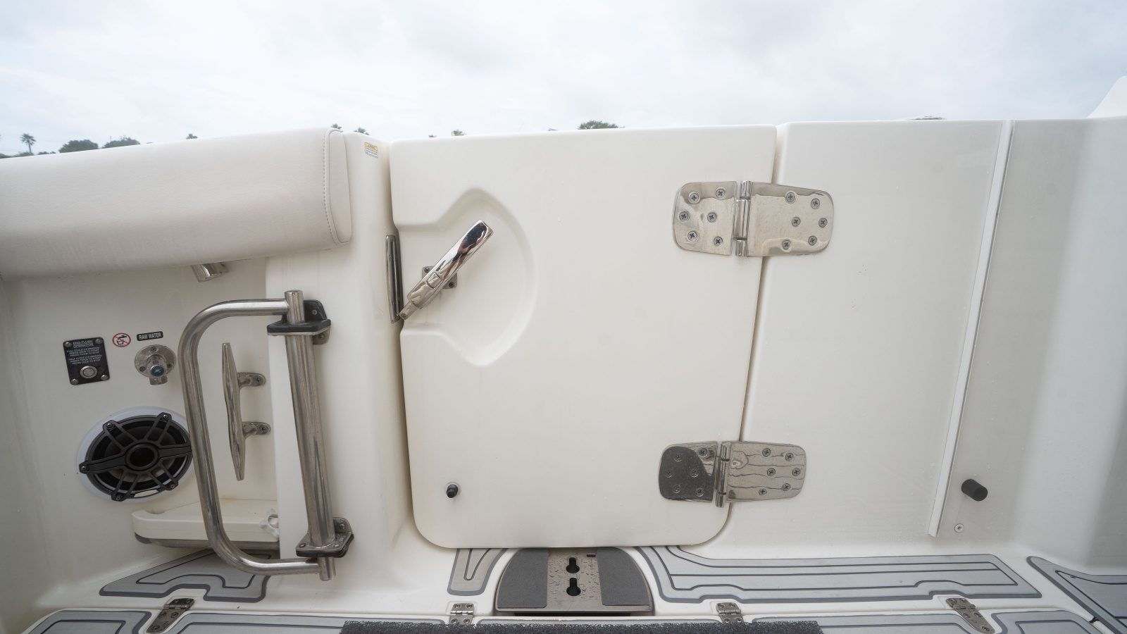 2019 Boston Whaler 350 Realm