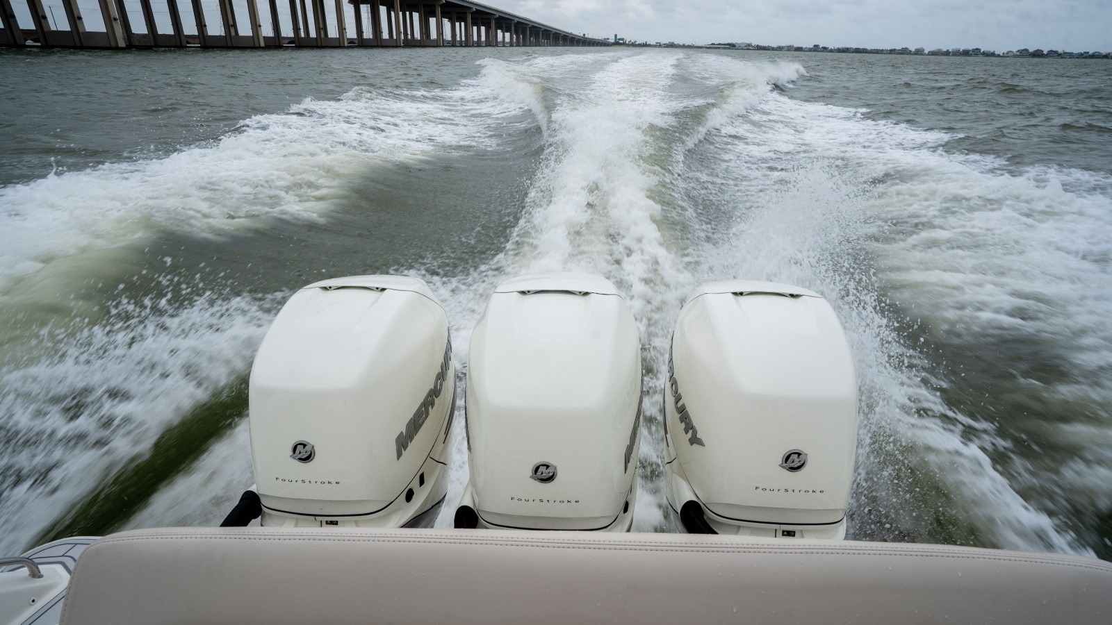 2019 Boston Whaler 350 Realm