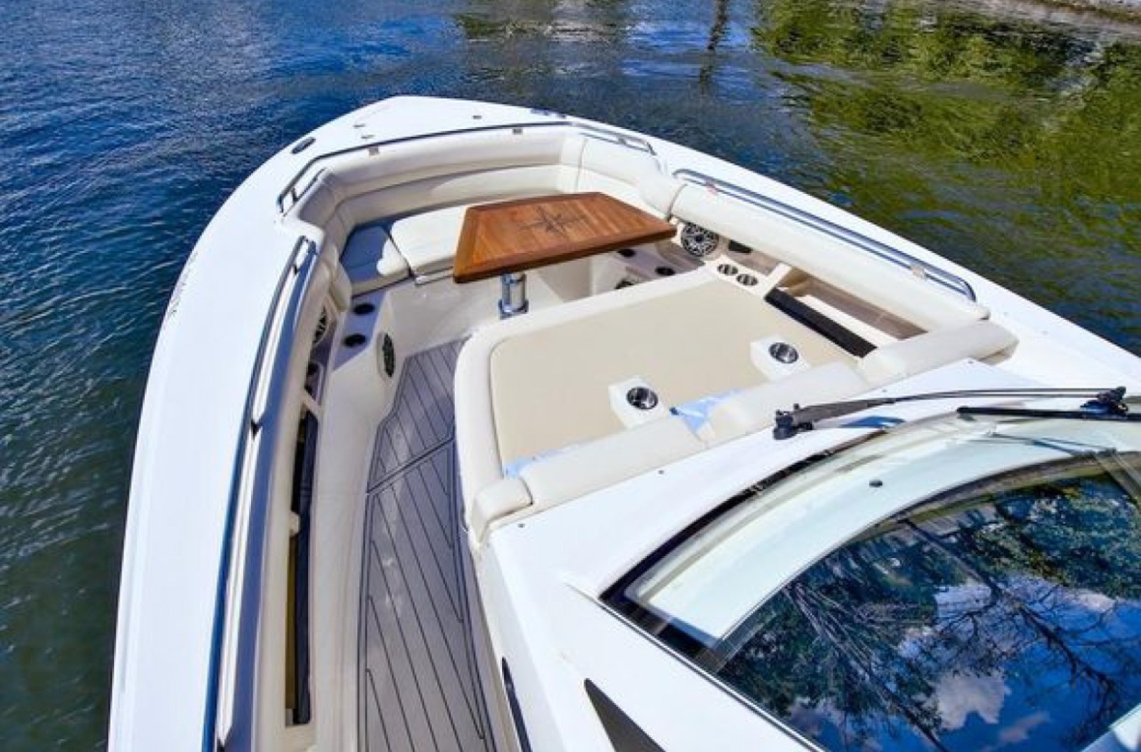 2019 Boston Whaler 350 Realm