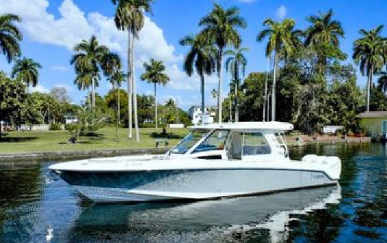 2019 Boston Whaler 350 Realm