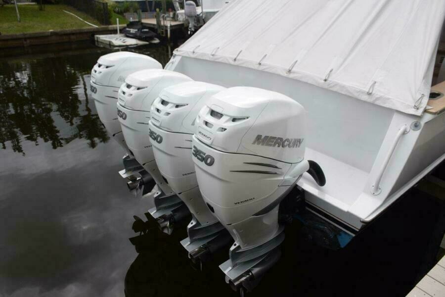 Transom With Cockpit Fly Cover