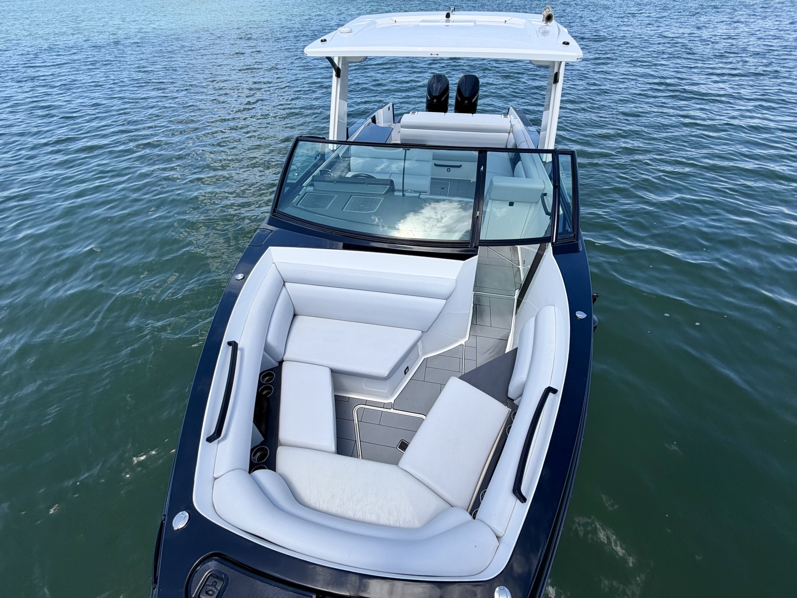 2022 Aviara AV32 OB