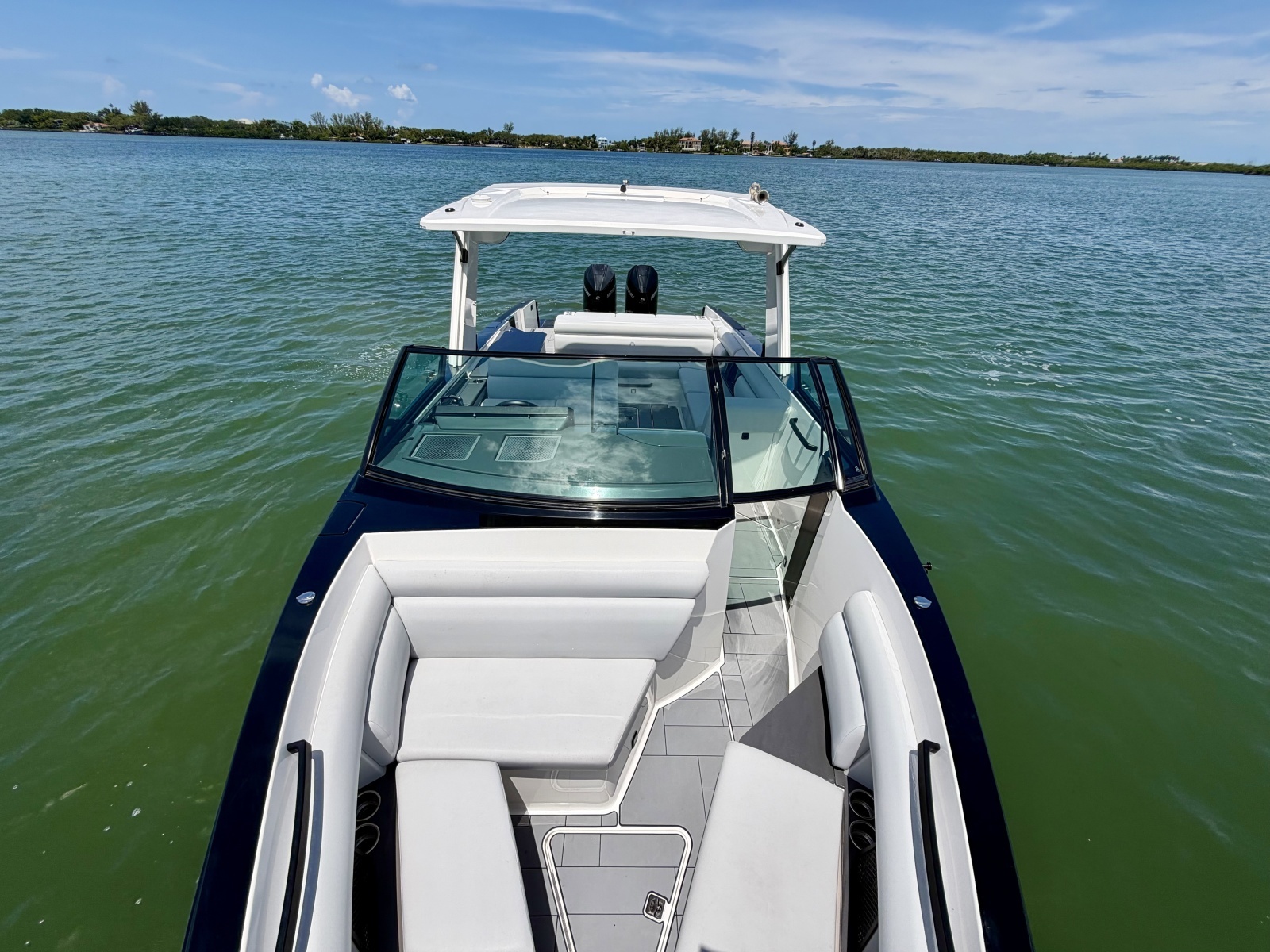 2022 Aviara AV32 OB