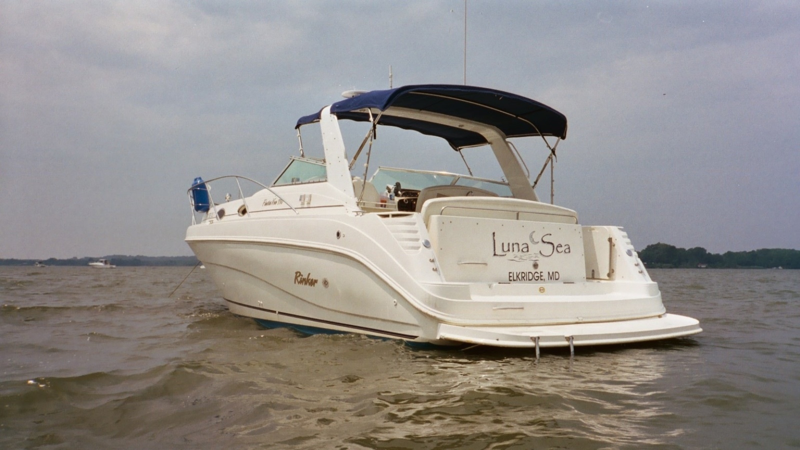 2000 Rinker 330 Fiesa Vee