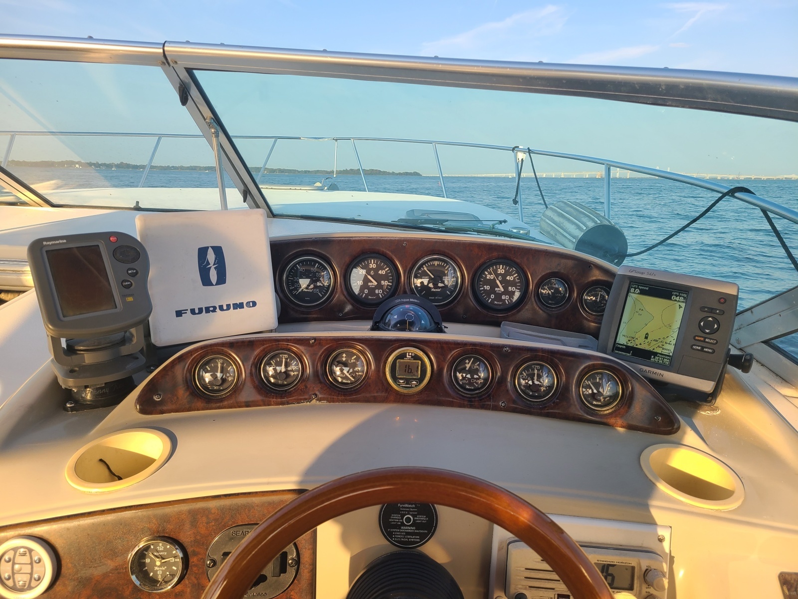 2000 Rinker 330 Fiesa Vee
