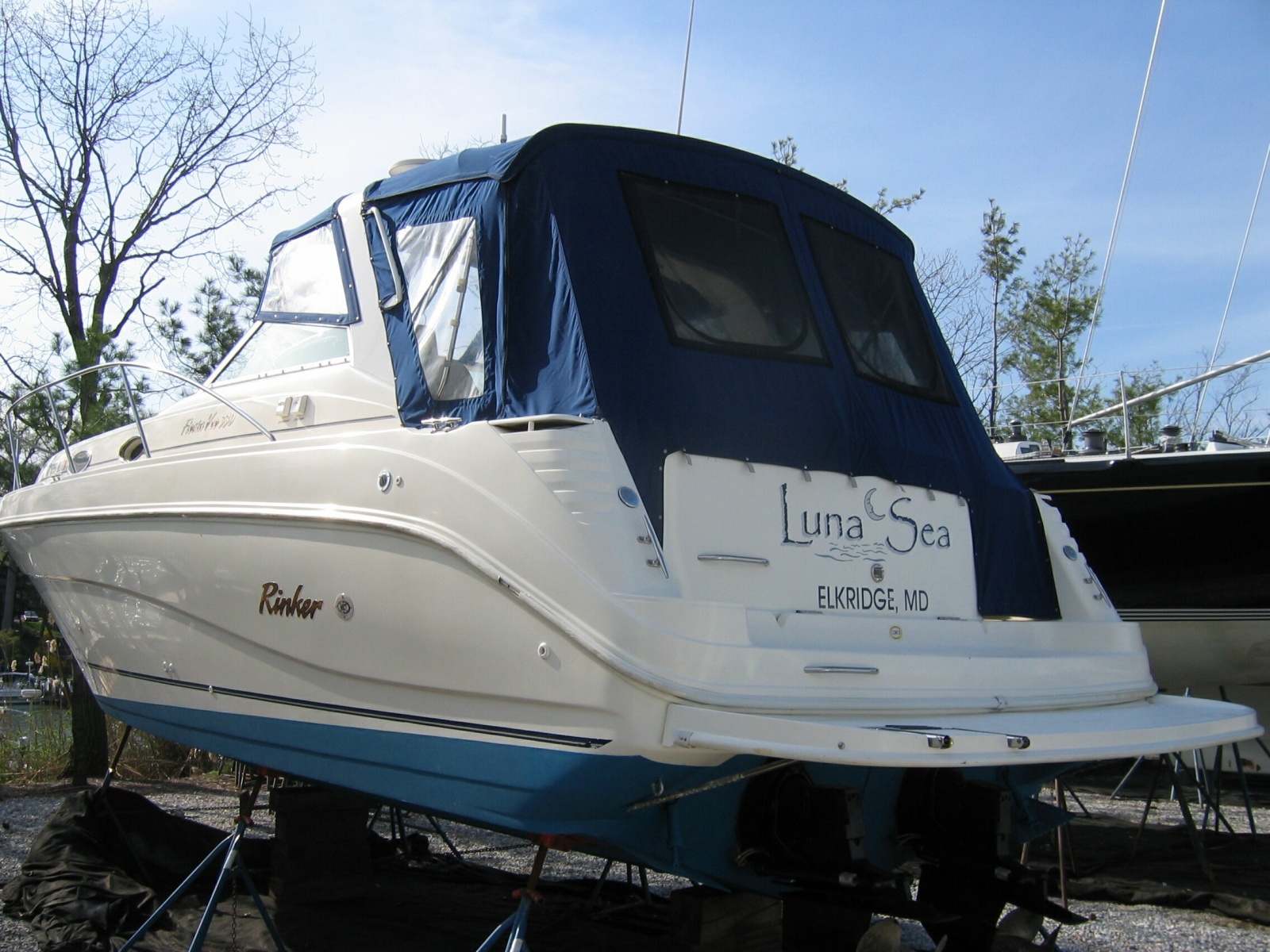 2000 Rinker 330 Fiesa Vee