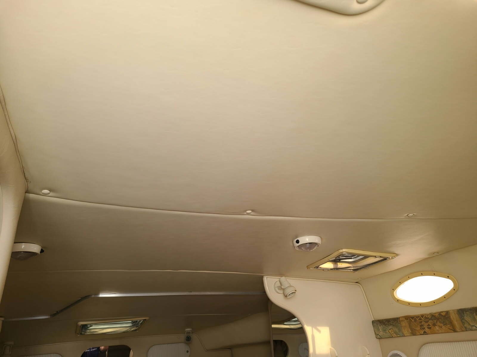 2000 Rinker 330 Fiesa Vee