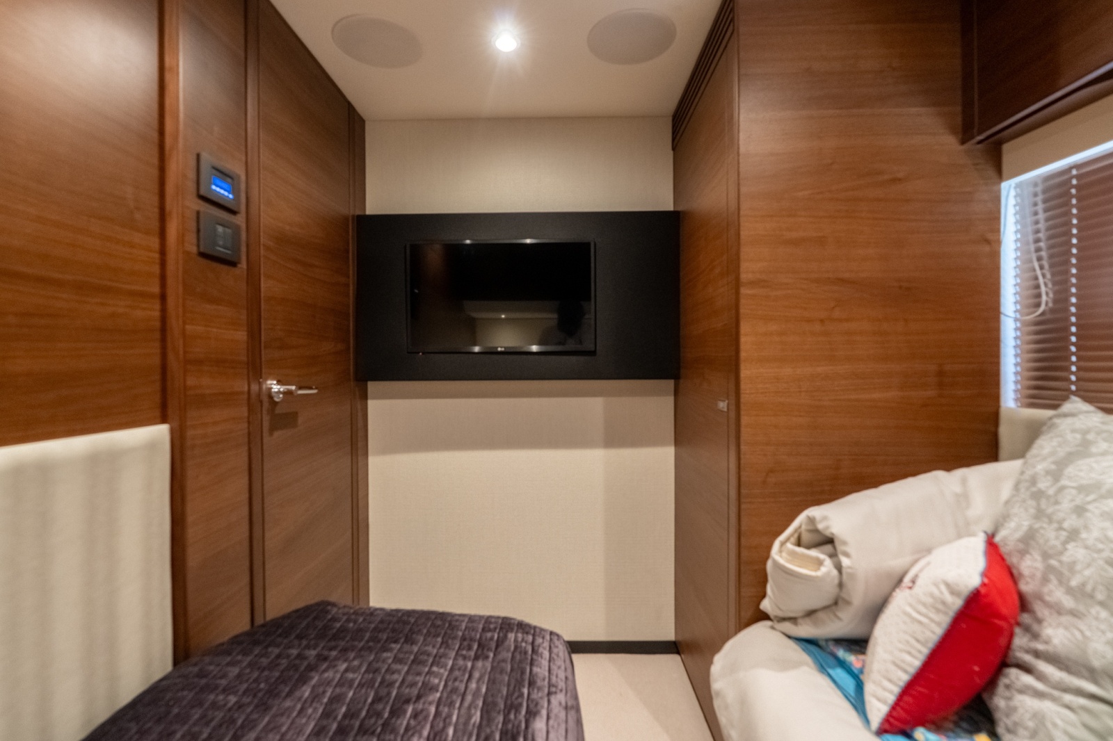2021 Princess F55