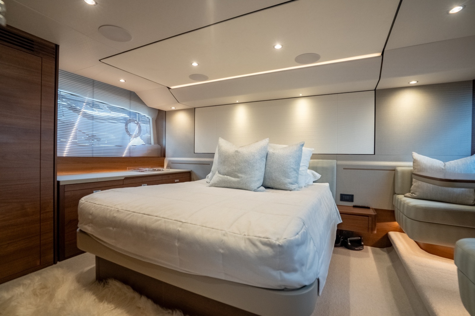 2021 Princess F55