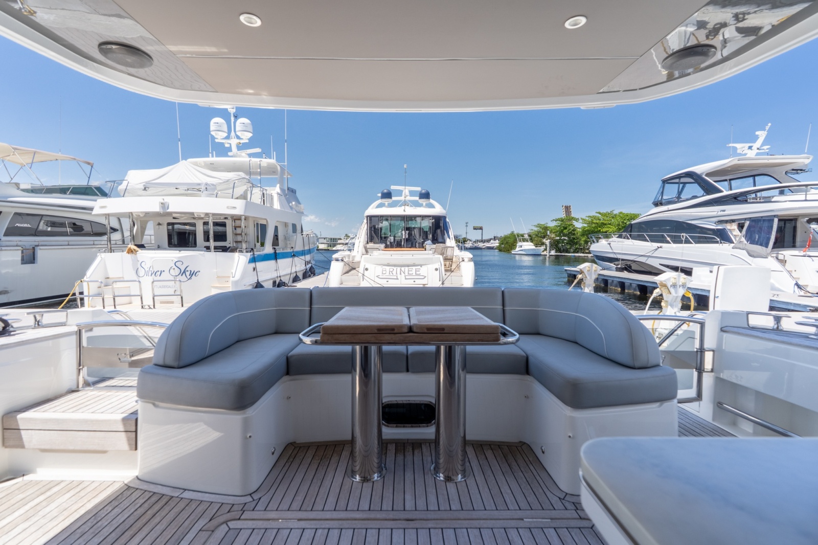 2021 Princess F55