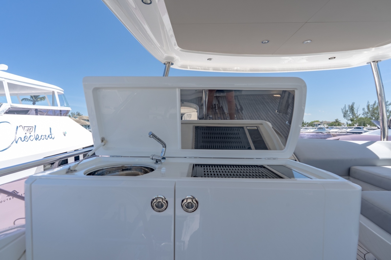 2021 Princess F55