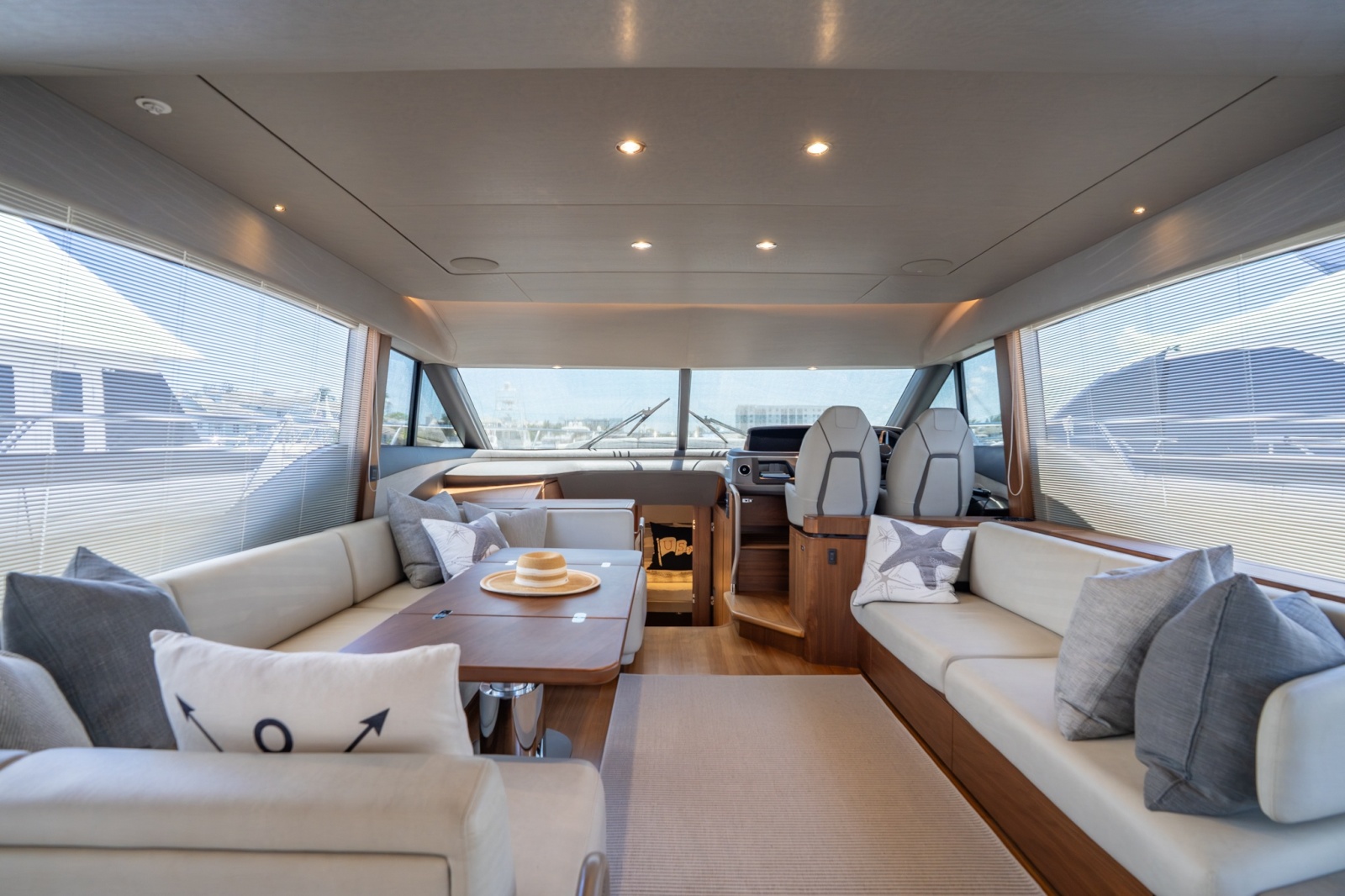 2021 Princess F55