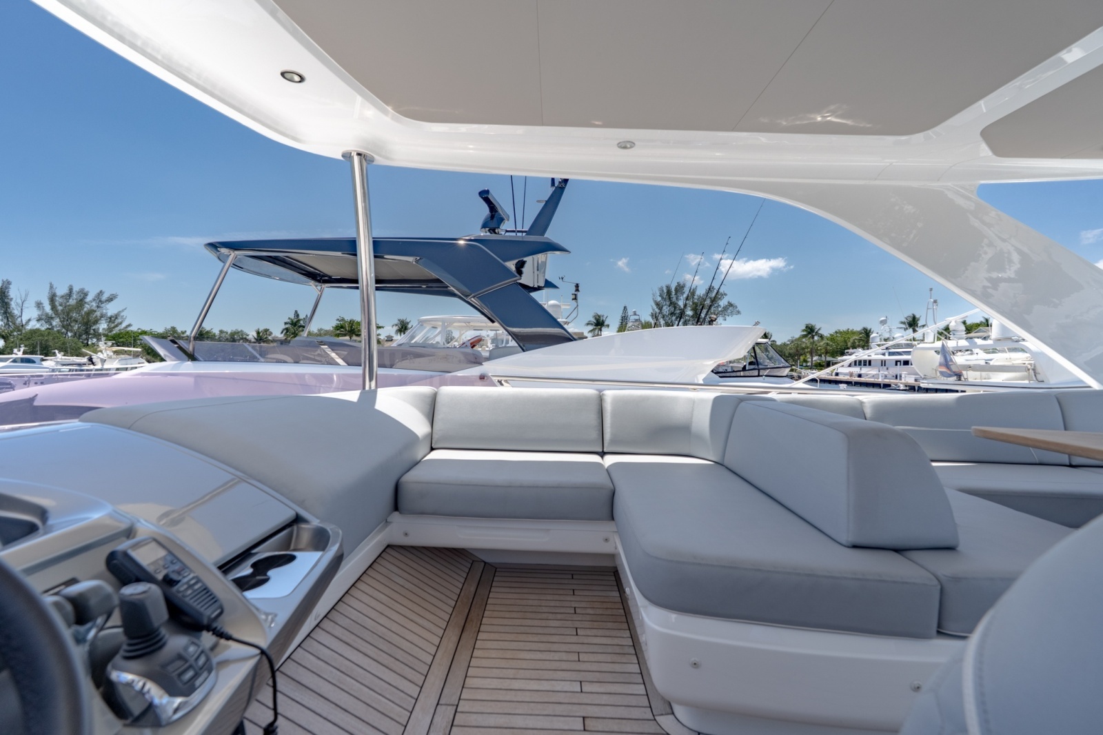 2021 Princess F55