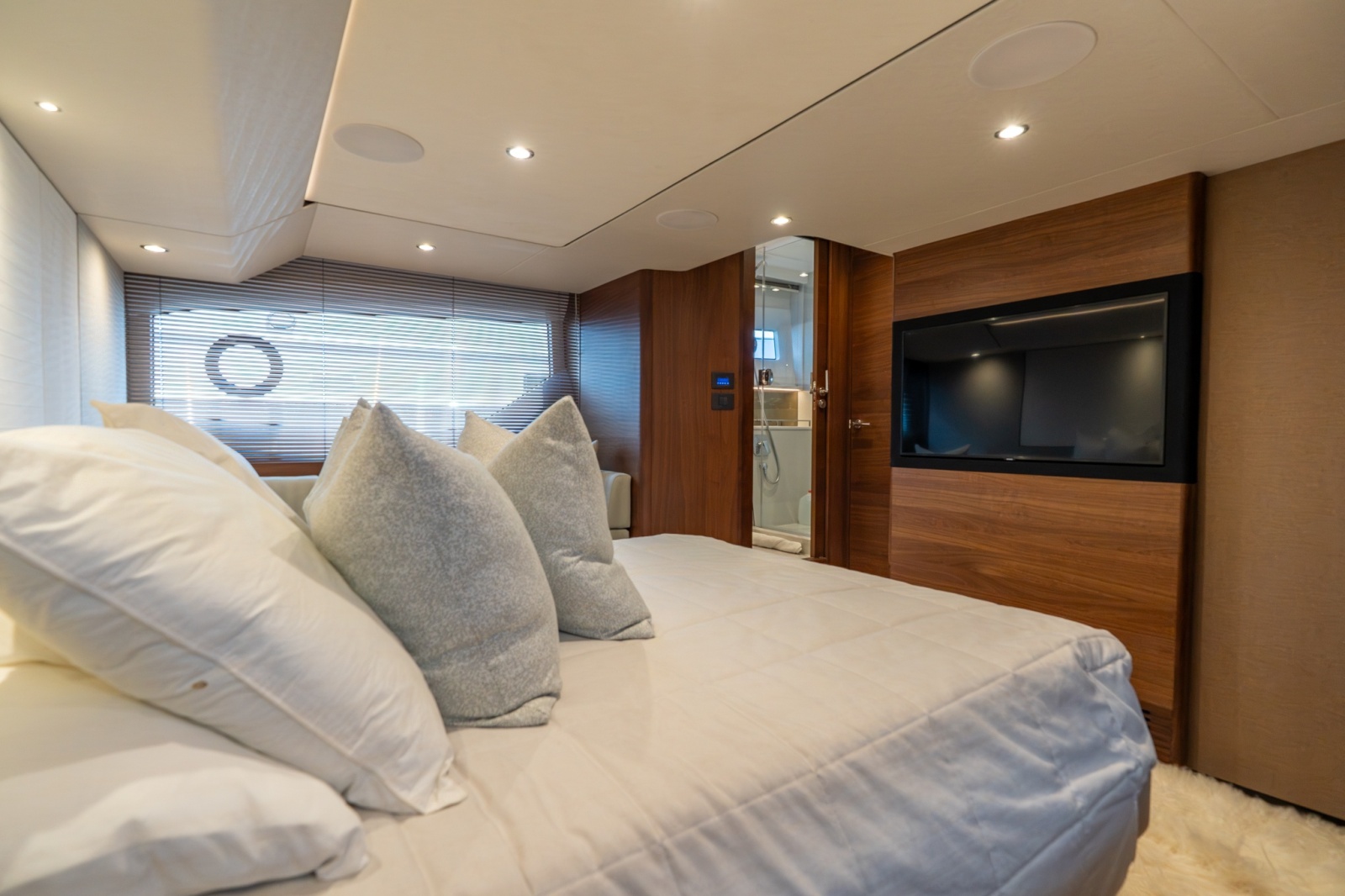2021 Princess F55