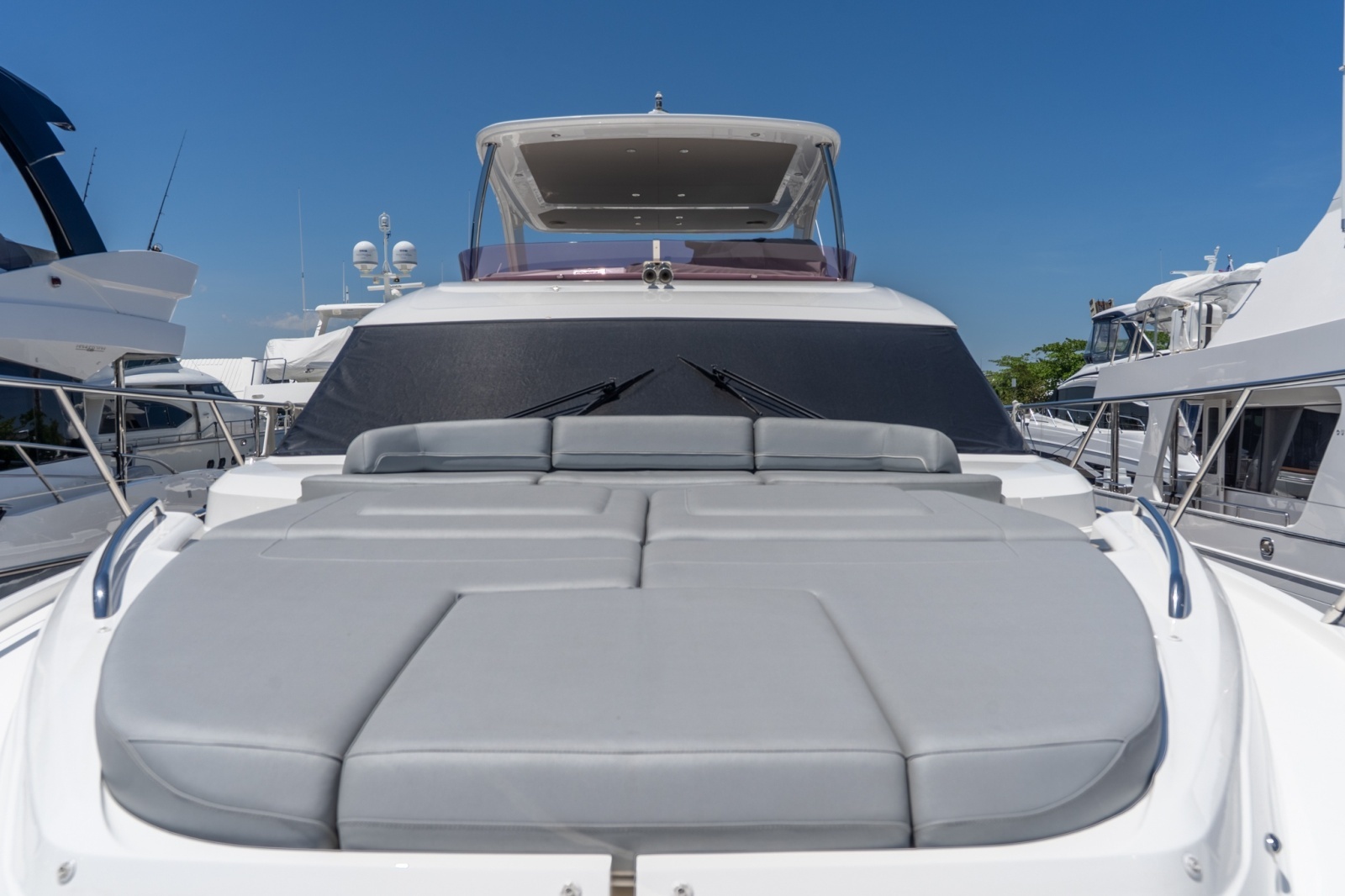 2021 Princess F55