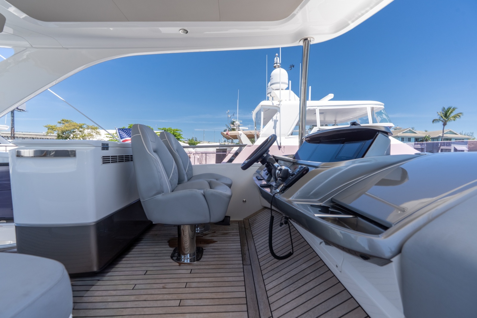 2021 Princess F55