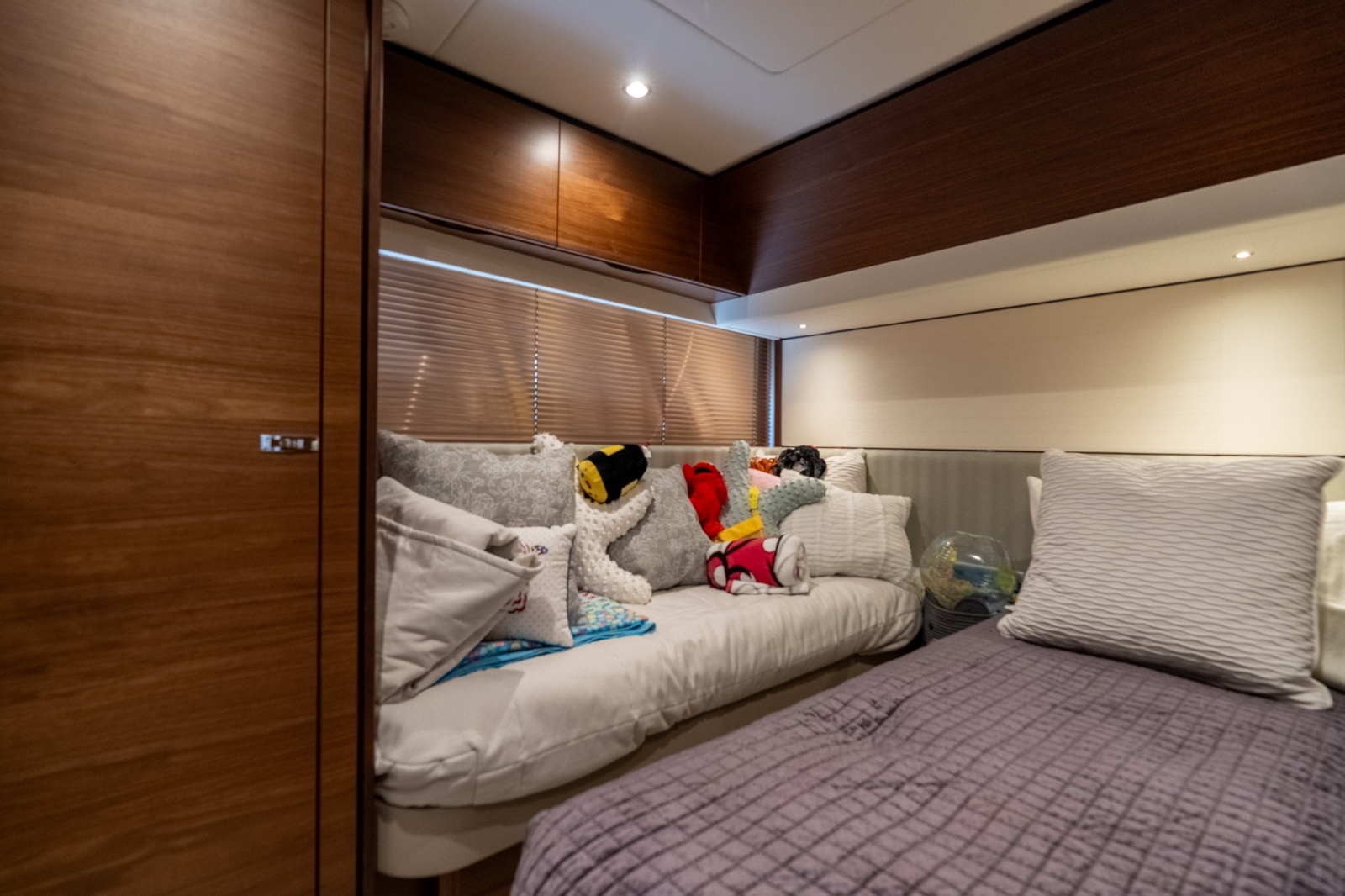 2021 Princess F55