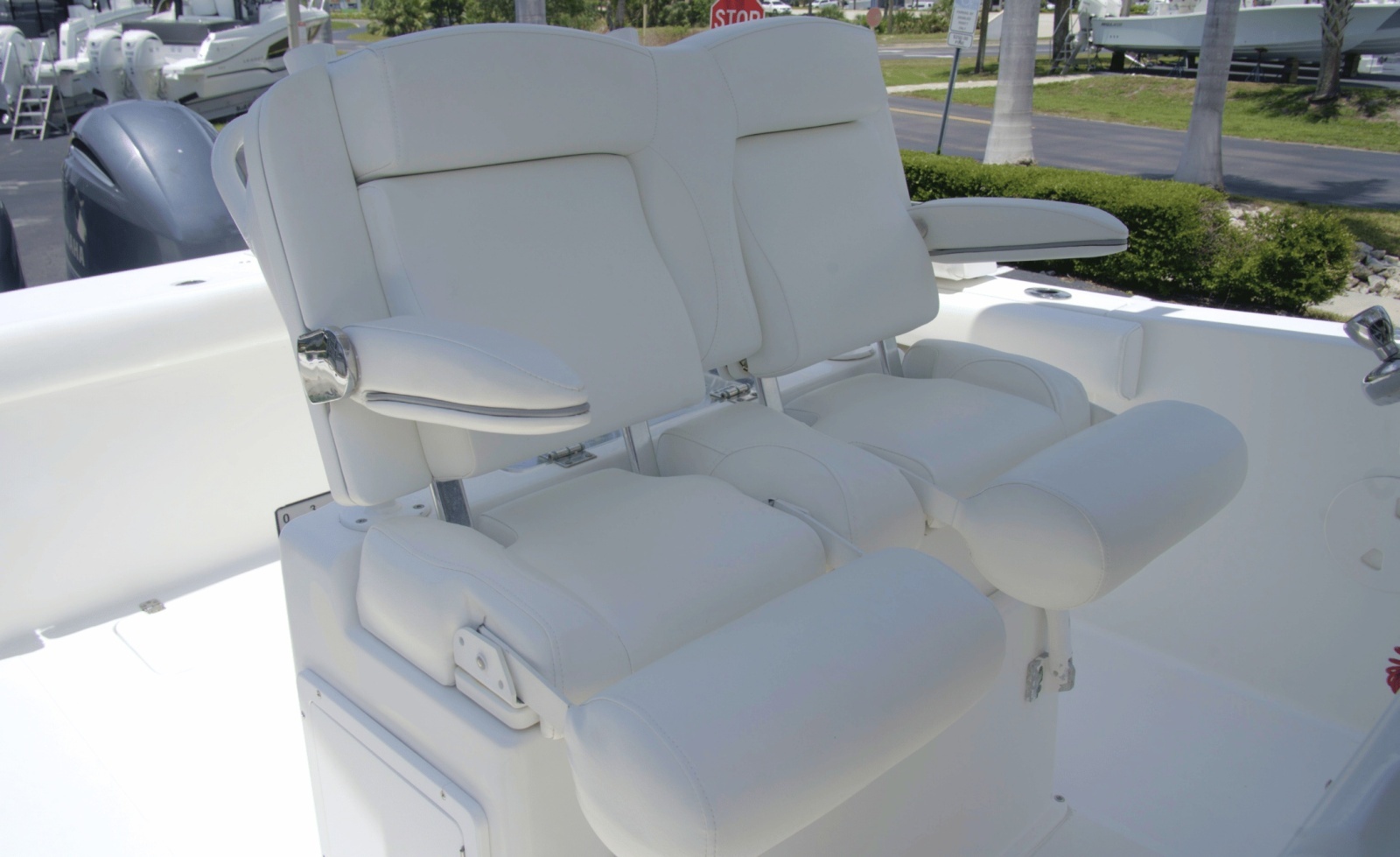 2018 Sea Hunt Gamefish 27CB