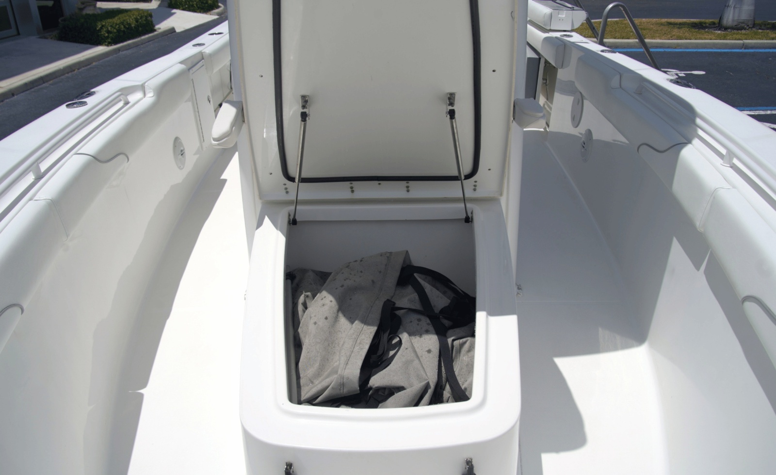 2018 Sea Hunt Gamefish 27CB