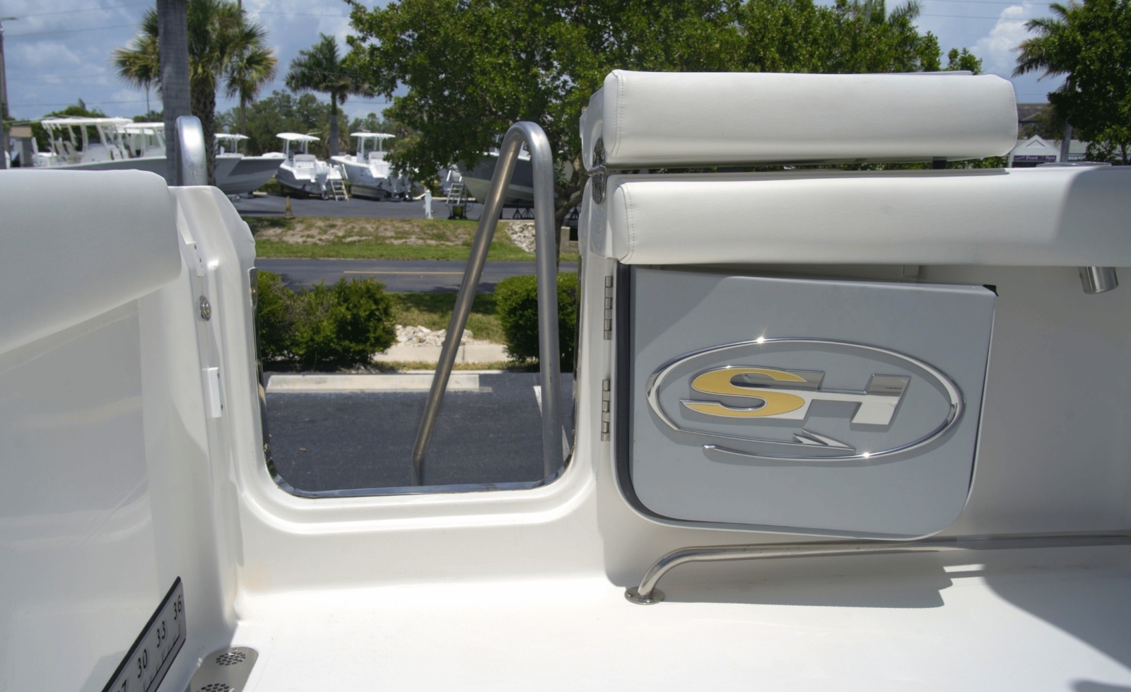 2018 Sea Hunt Gamefish 27CB
