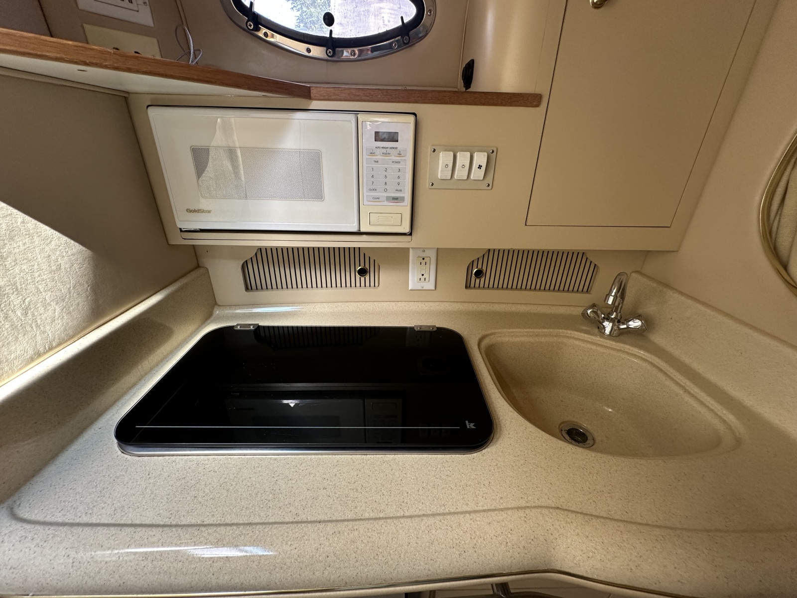 1998 Sea Ray 290 Sundancer