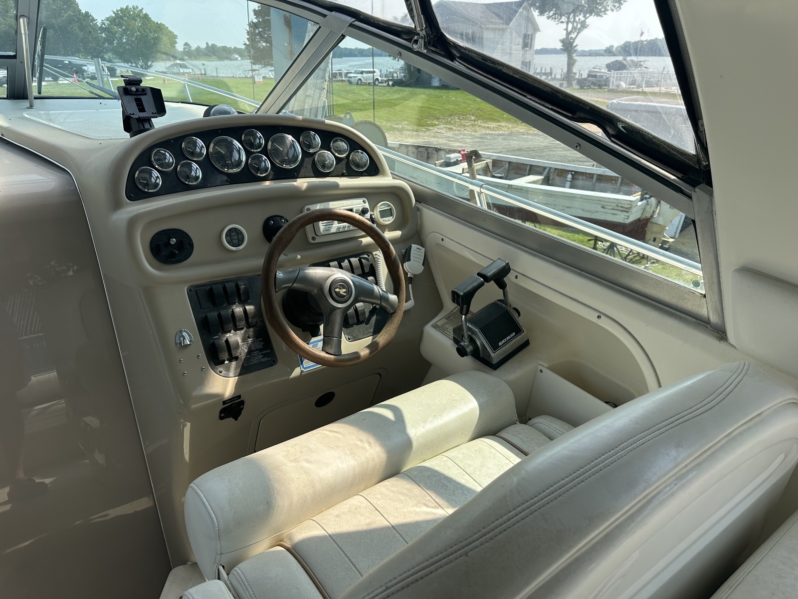 1998 Sea Ray 290 Sundancer