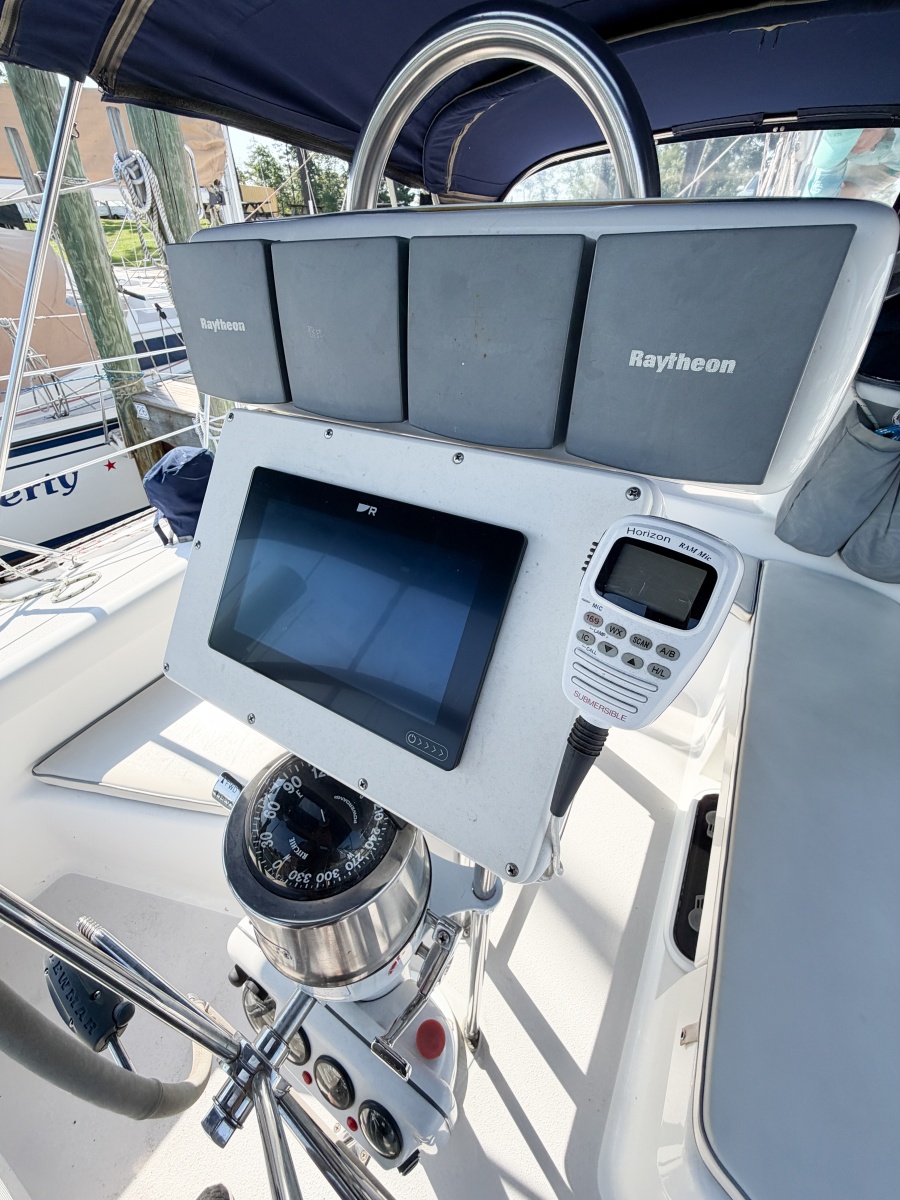 2000 Catalina 380