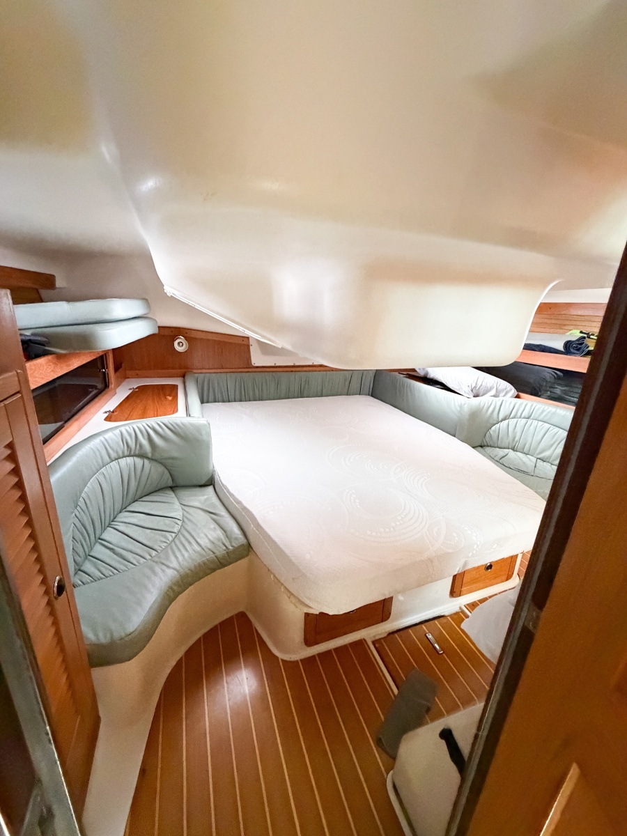 2000 Catalina 380