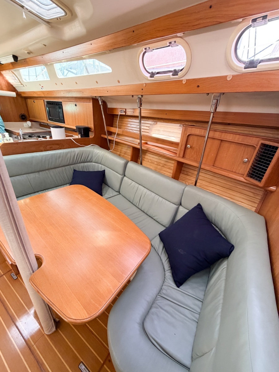 2000 Catalina 380