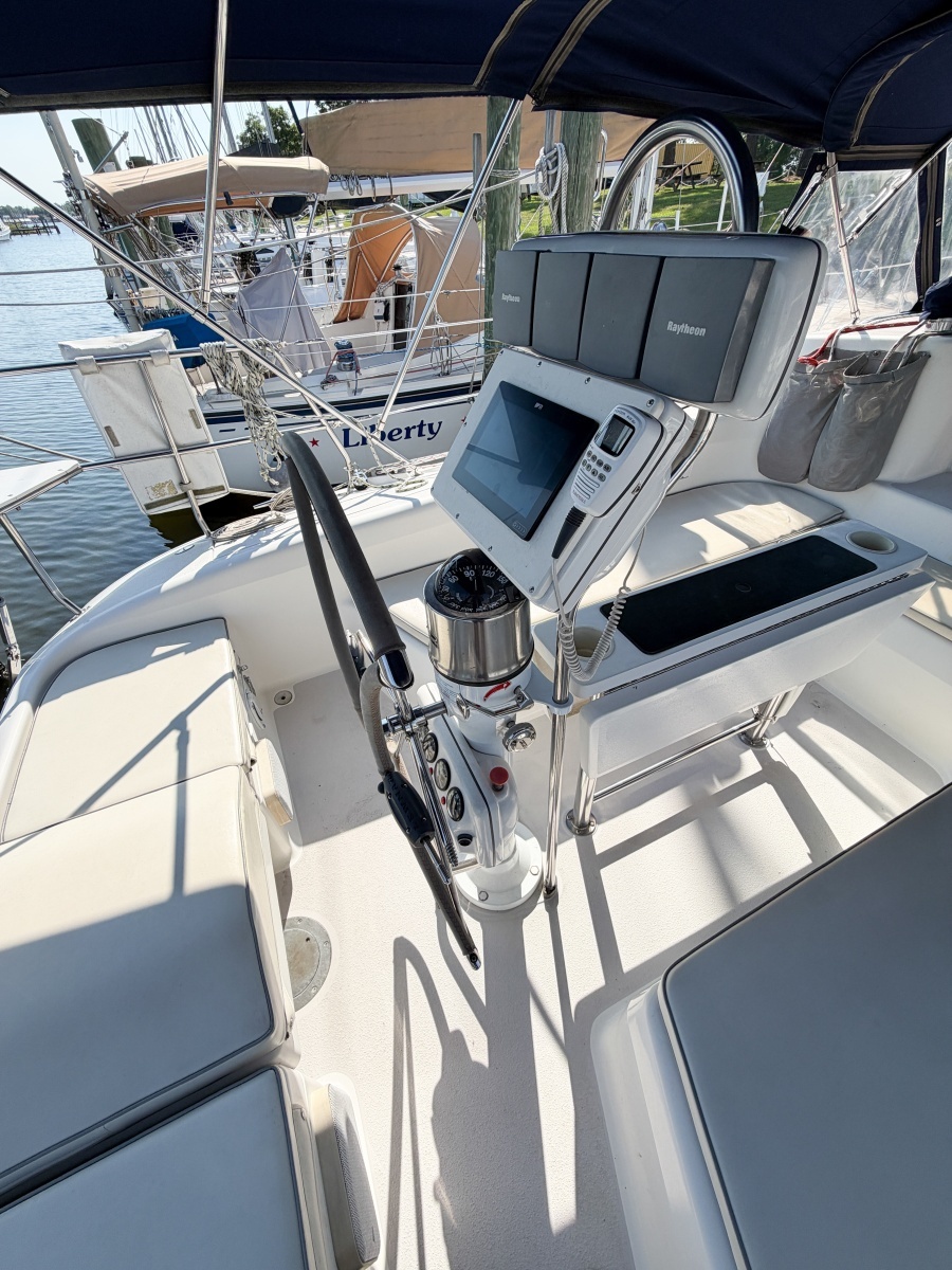 2000 Catalina 380
