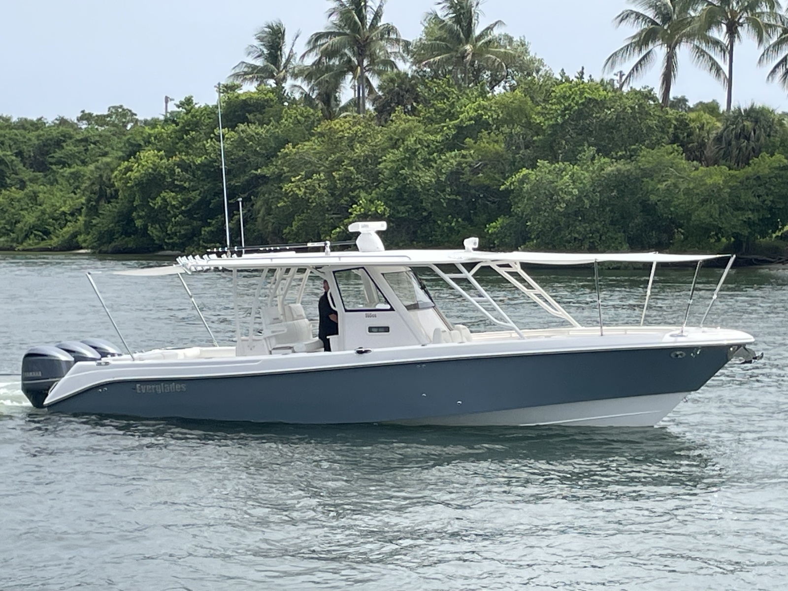 2015 Everglades 355CCX