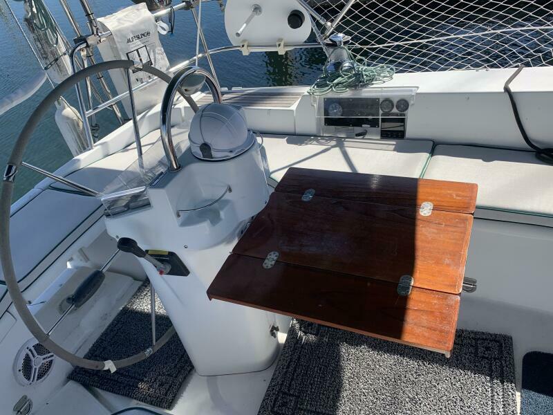2004 Beneteau Oceanis 393