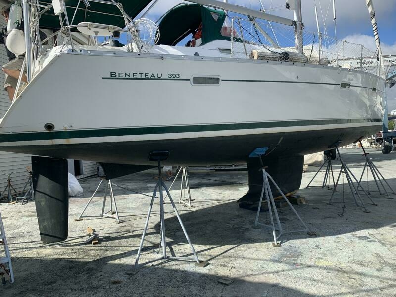 2004 Beneteau Oceanis 393