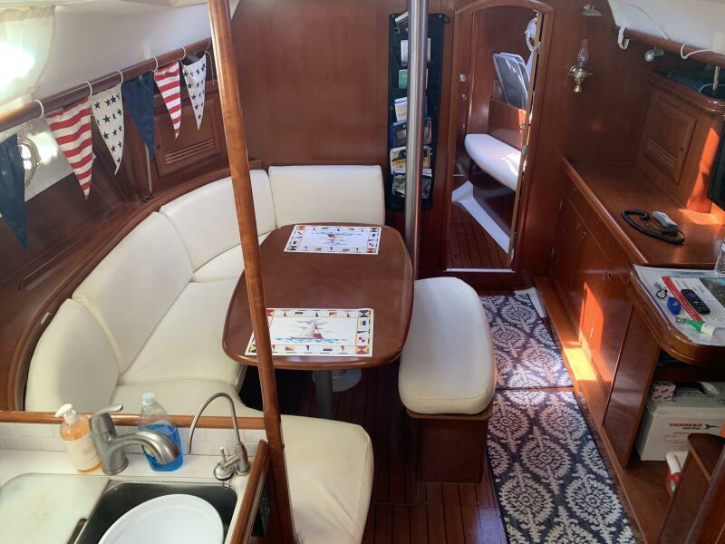 2004 Beneteau Oceanis 393