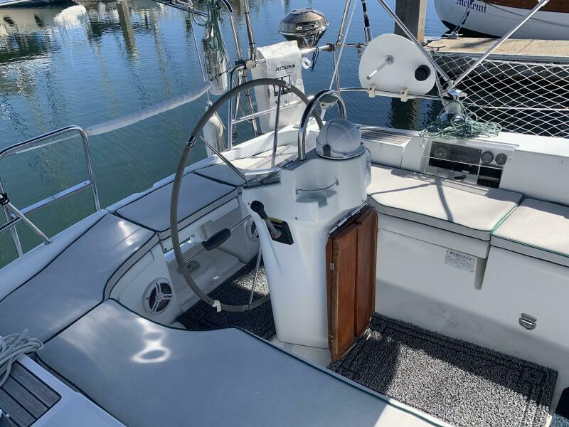 2004 Beneteau Oceanis 393