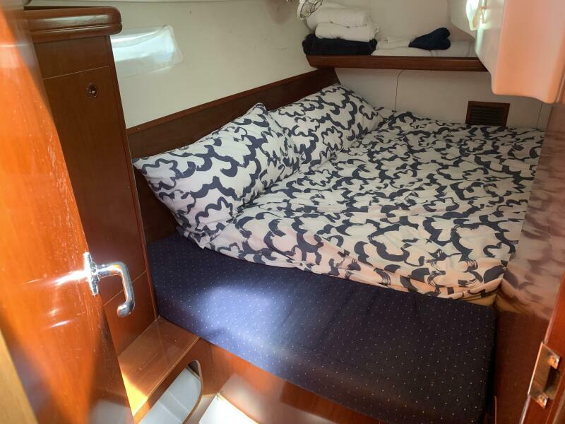 2004 Beneteau Oceanis 393