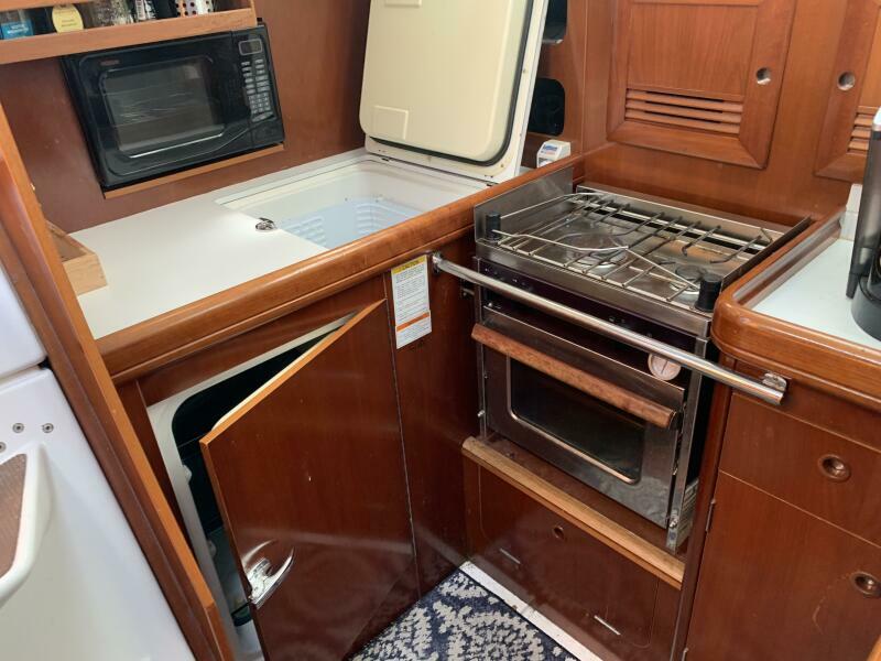 2004 Beneteau Oceanis 393