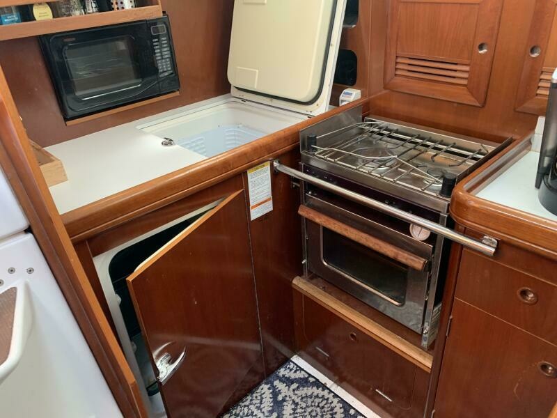 2004 Beneteau Oceanis 393