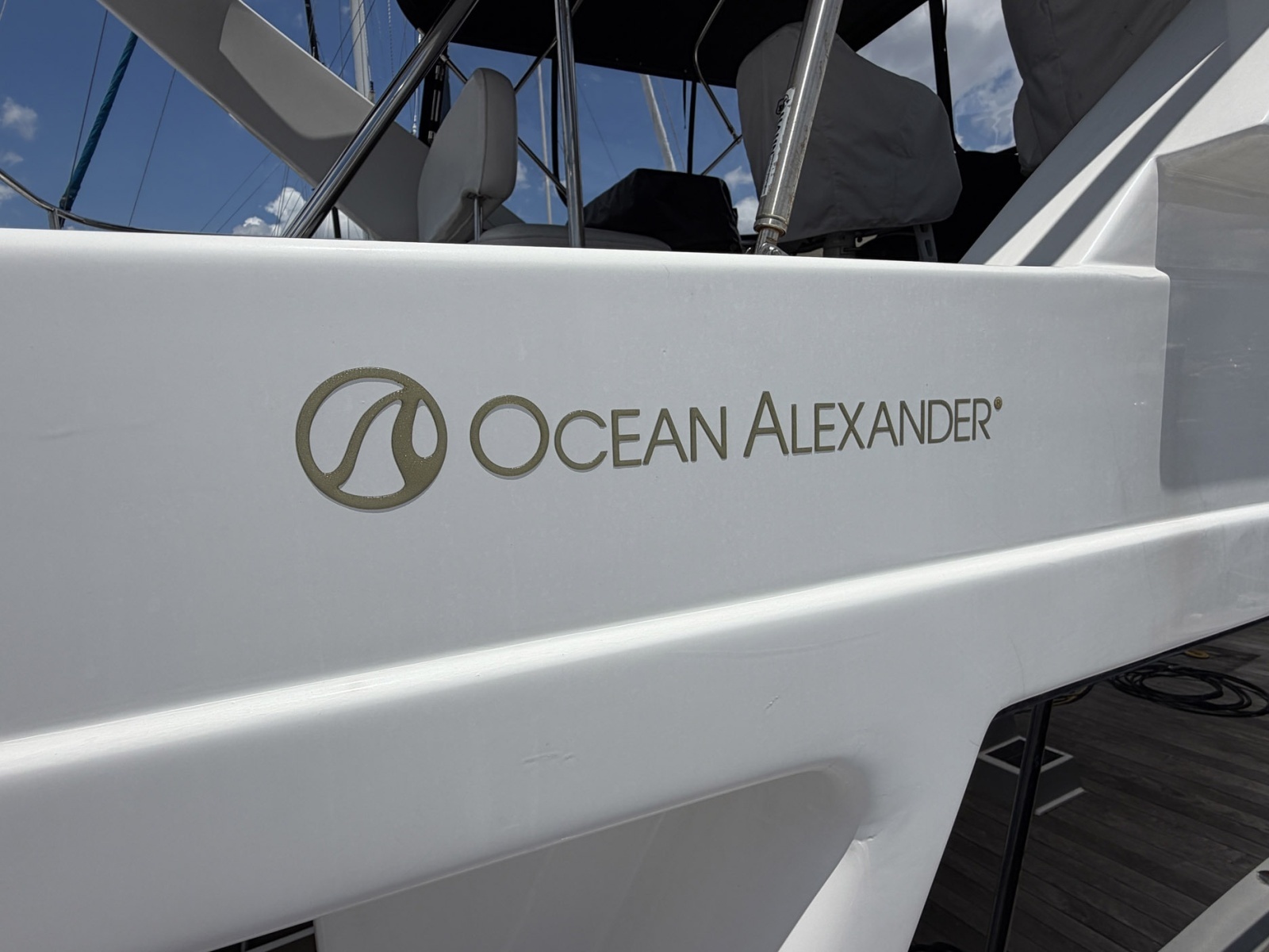 2005 Ocean Alexander 