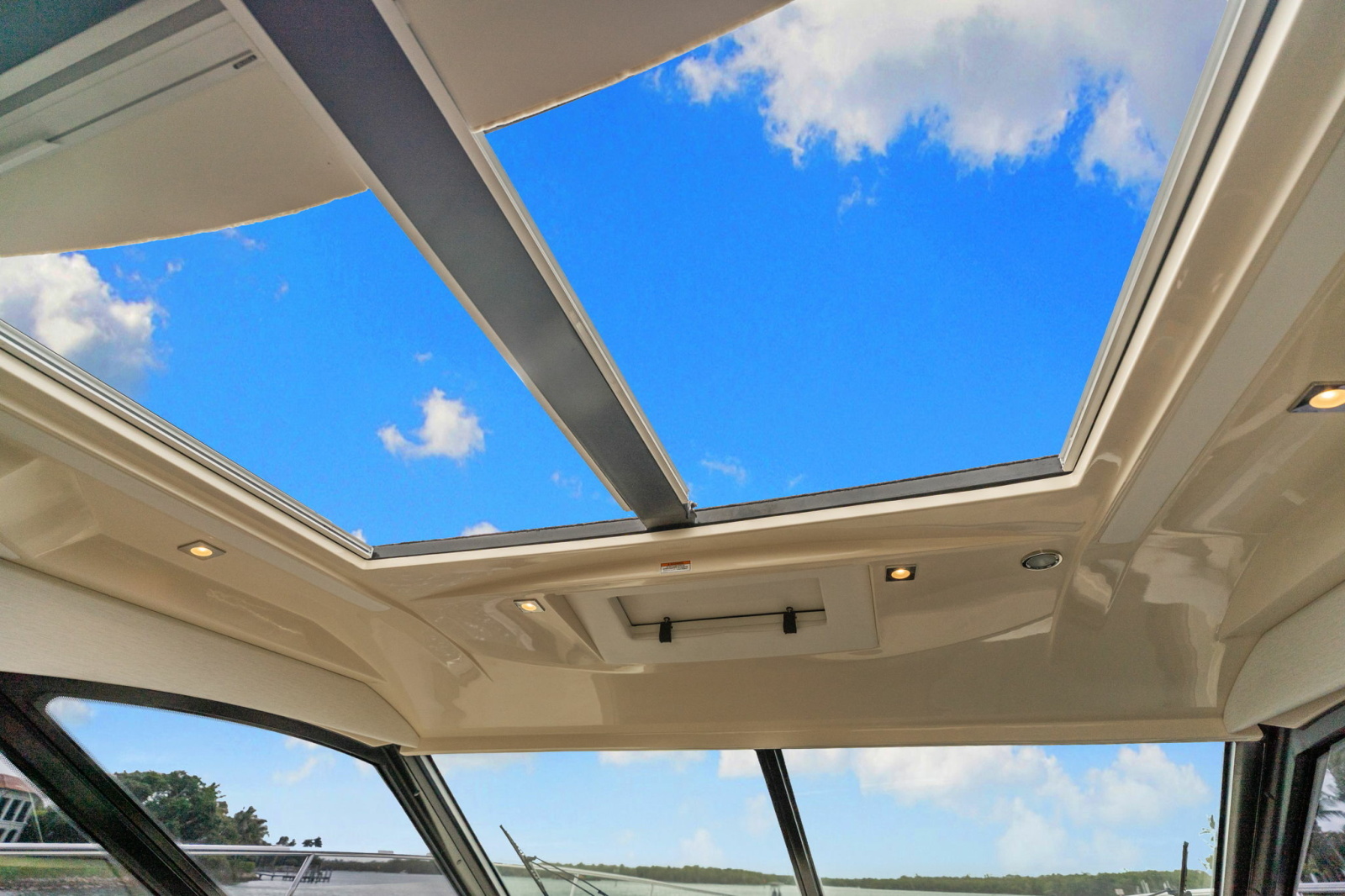 2017 Sea Ray SUNDANCER 510